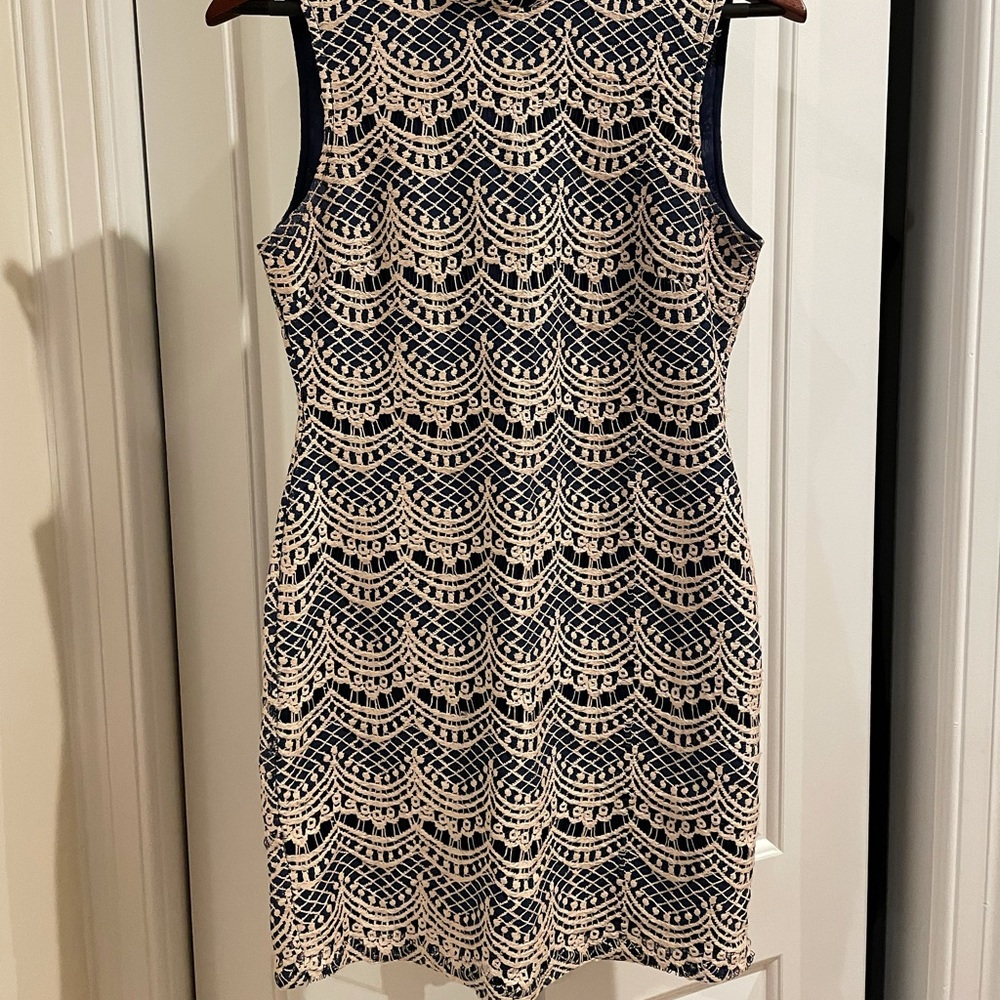EUC AMAZING Lace Cocktail Dress! NavyCream. Size S